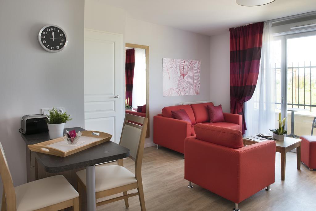 Aparthotel Domitys La Clef Des Champs Poitiers Zimmer foto